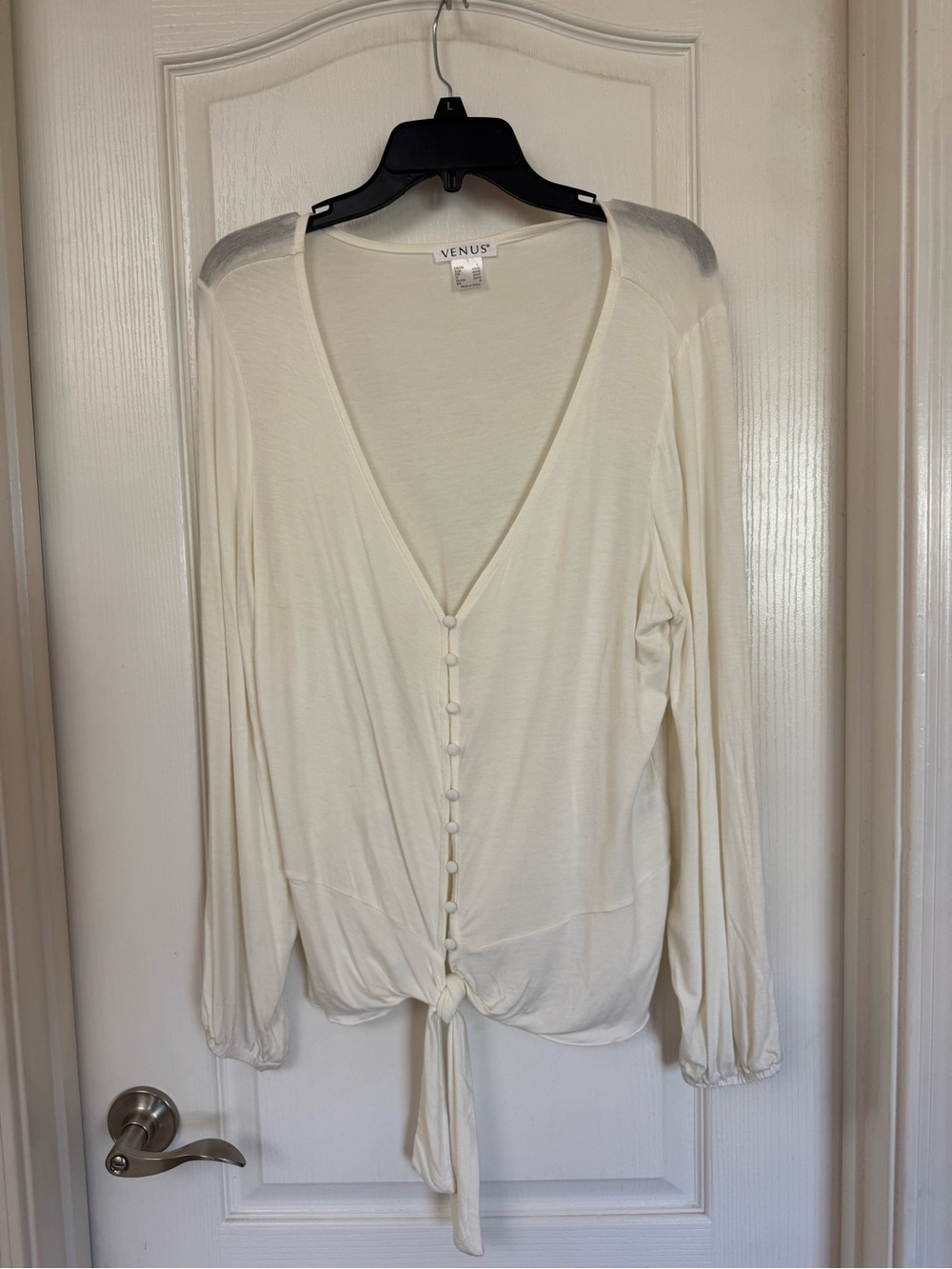 VENUS Cream Button-Front Tie Hem Long Sleeve Top with V-Neck